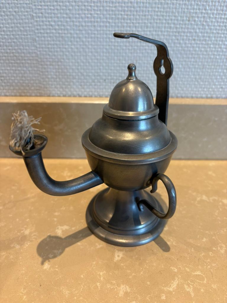 Antieke olielamp - Oud Hollands Handwerk, tin, Antiek en Kunst, Antiek | Tin, Ophalen of Verzenden