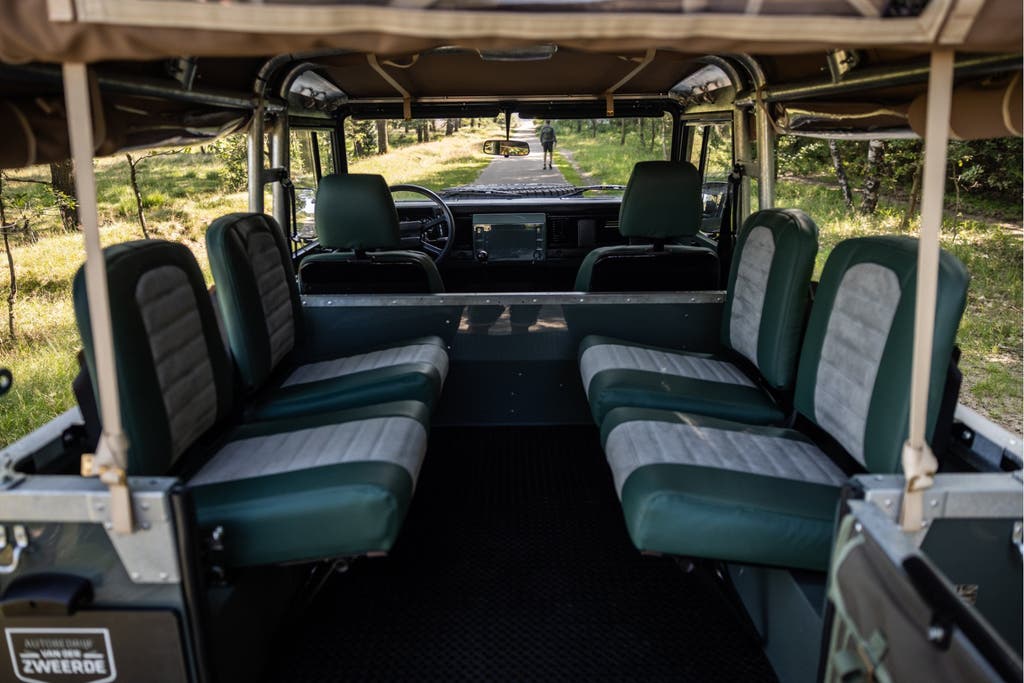 Land Rover Defender 90 benzine 2.5 gerestaureerd Wegenbelast, foto 7