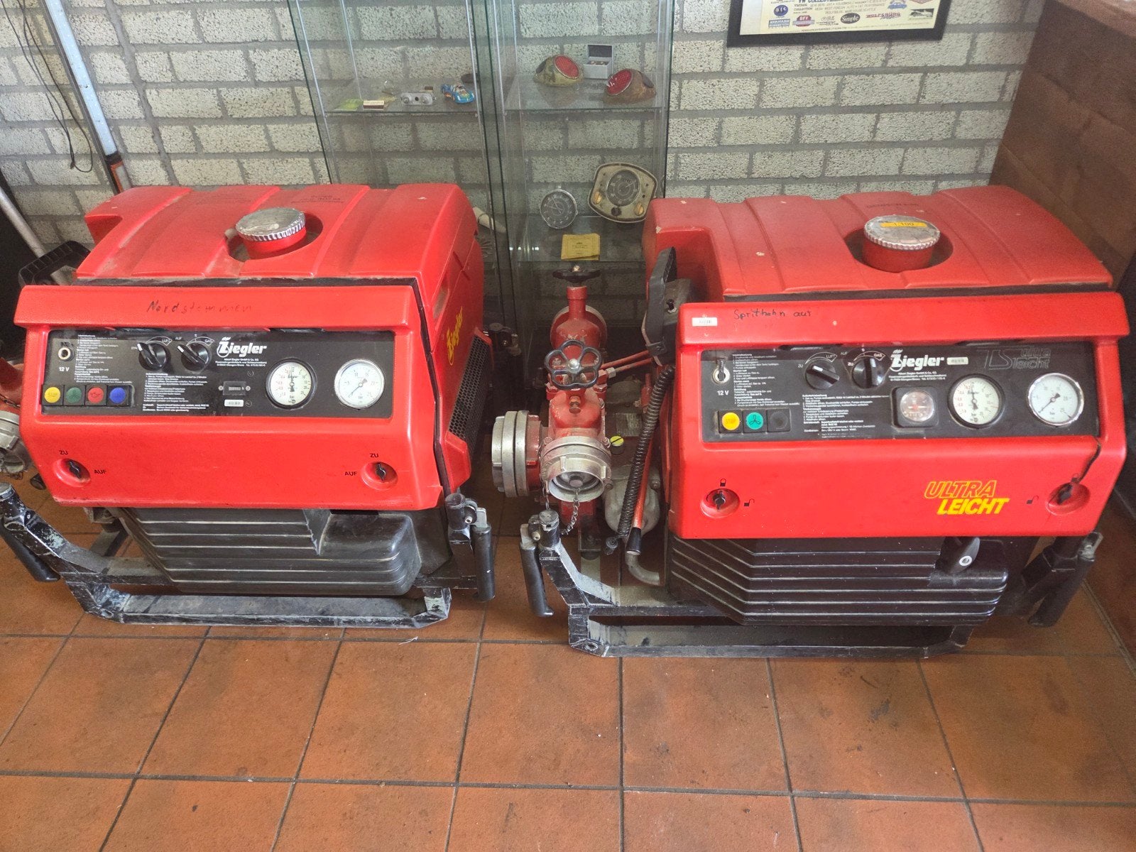 Ziegler Ultra Leicht Draagbare Brandweerpomp (2 stuks), Doe-het-zelf en Verbouw, Gereedschap | Handgereedschap, Gebruikt, Ophalen of Verzenden