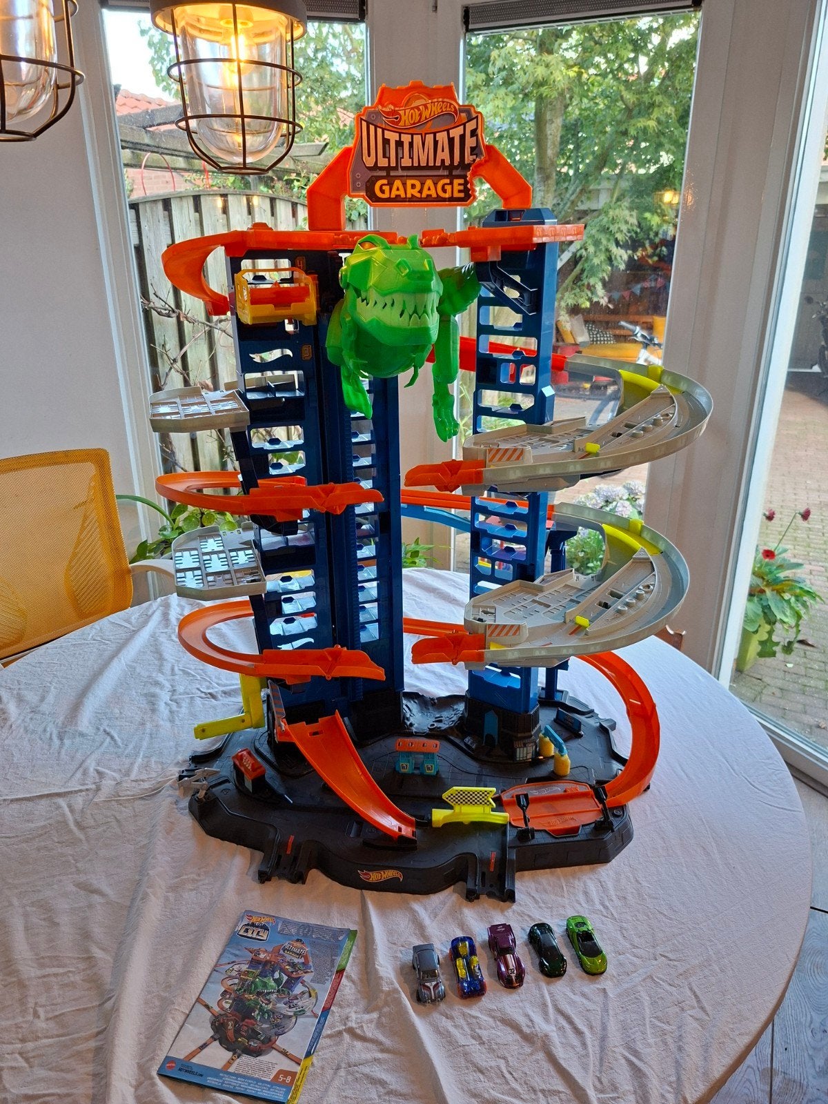 Hot wheels city ultieme garage met dino, Ophalen of Verzenden, Gebruikt, Handmatig, Hot Wheels