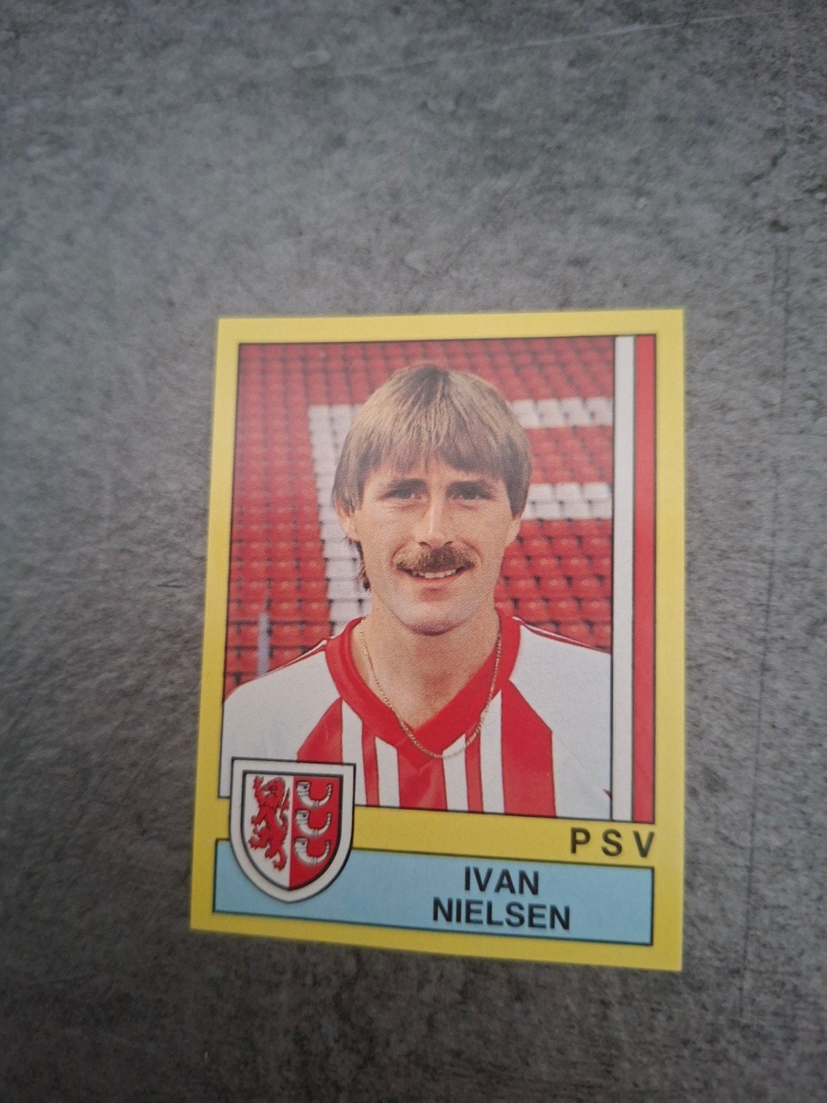 Panini sticker Voetbal 90. Ivan Nielsen PSV Eindhoven., Ophalen of Verzenden, Zo goed als nieuw, Sticker