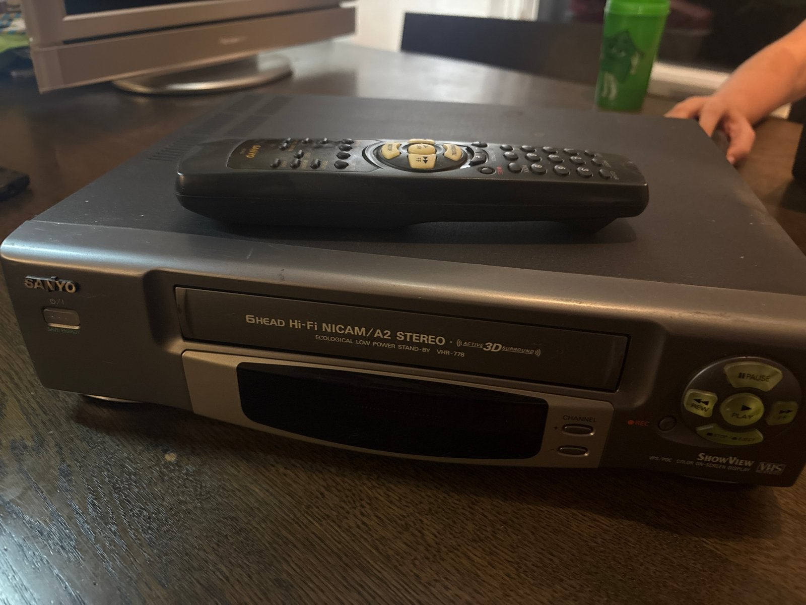Sanyo VHS Videorecorder met Afstandsbediening - ShowView, Ophalen, Gebruikt, VHS