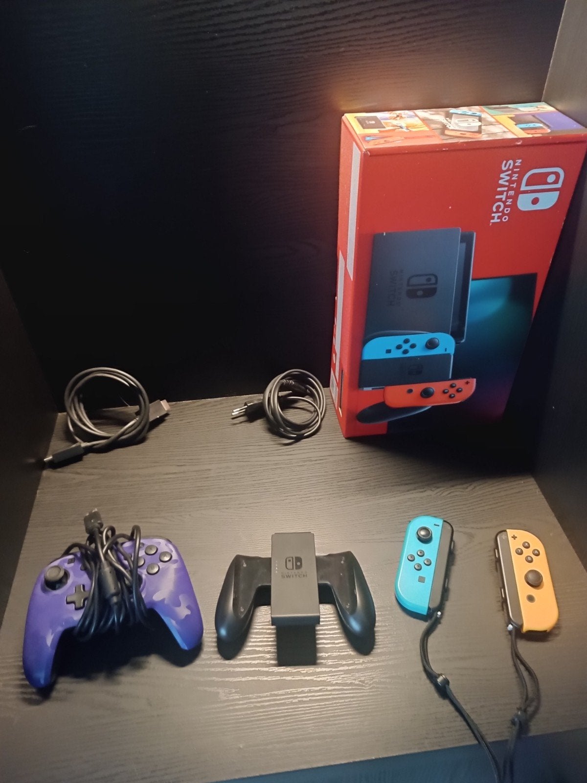 Nintendo Switch met 2 controllers en 11 games, Spelcomputers en Games, Spelcomputers | Nintendo Switch, Gebruikt, Switch Original
