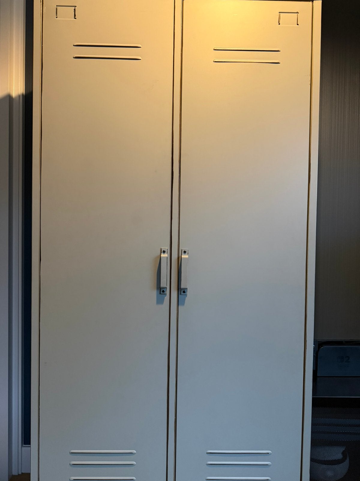 WOOOD Metalen locker kast - grijs - 180x85x50 incl nachtkast, Ophalen, Zo goed als nieuw, Staal