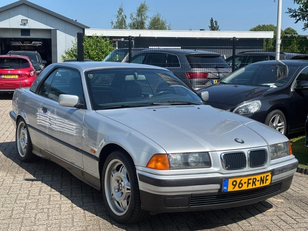 BMW 3 Serie 318i Cabriolet E36 Cabrio Hardtop M-Sport NL Aut, foto 3