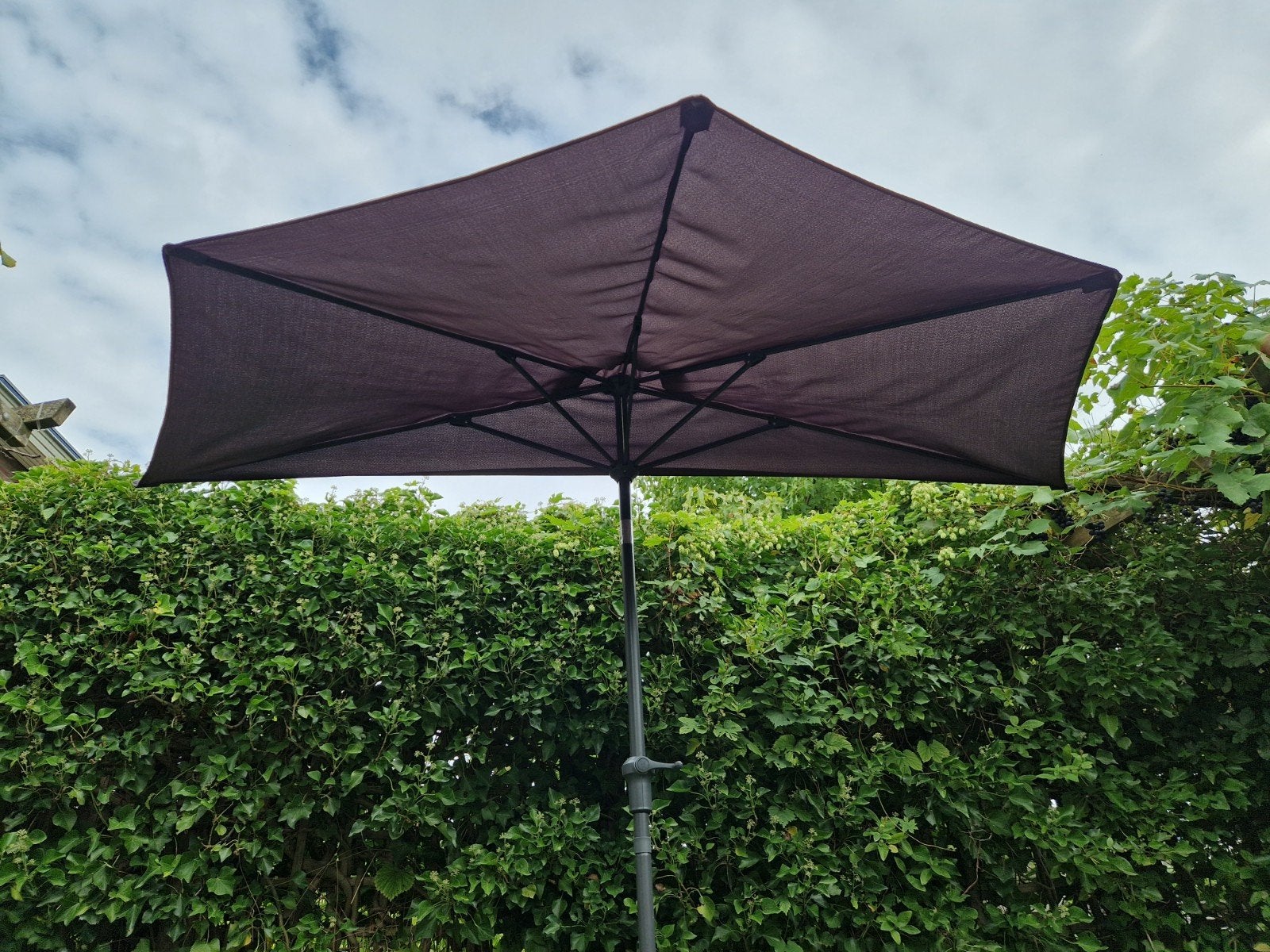 Foto 3 van Parasol (half) 270x140cm met voet - Grijs - Kantelbaar en Ve