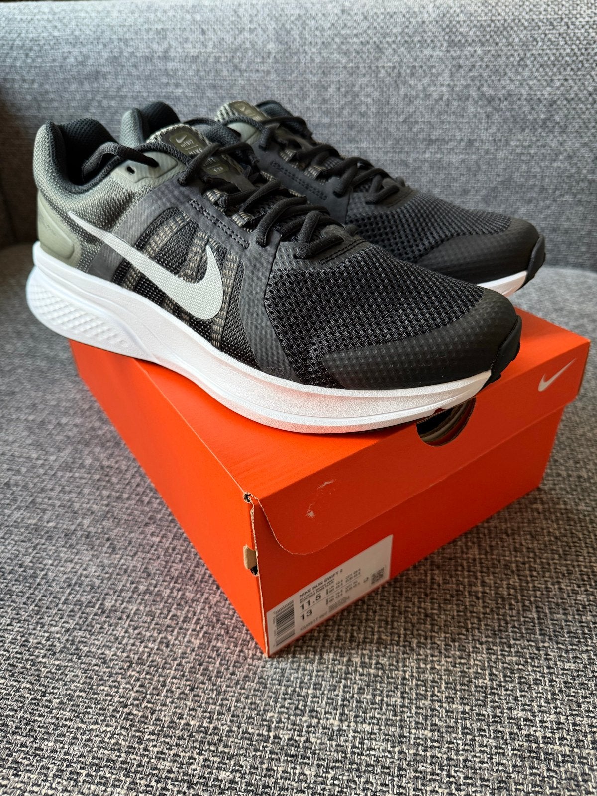 Nike Run Swift - Nieuw in doos - Maat 45.5, Zwart, Nieuw, Ophalen of Verzenden, Sneakers of Gympen