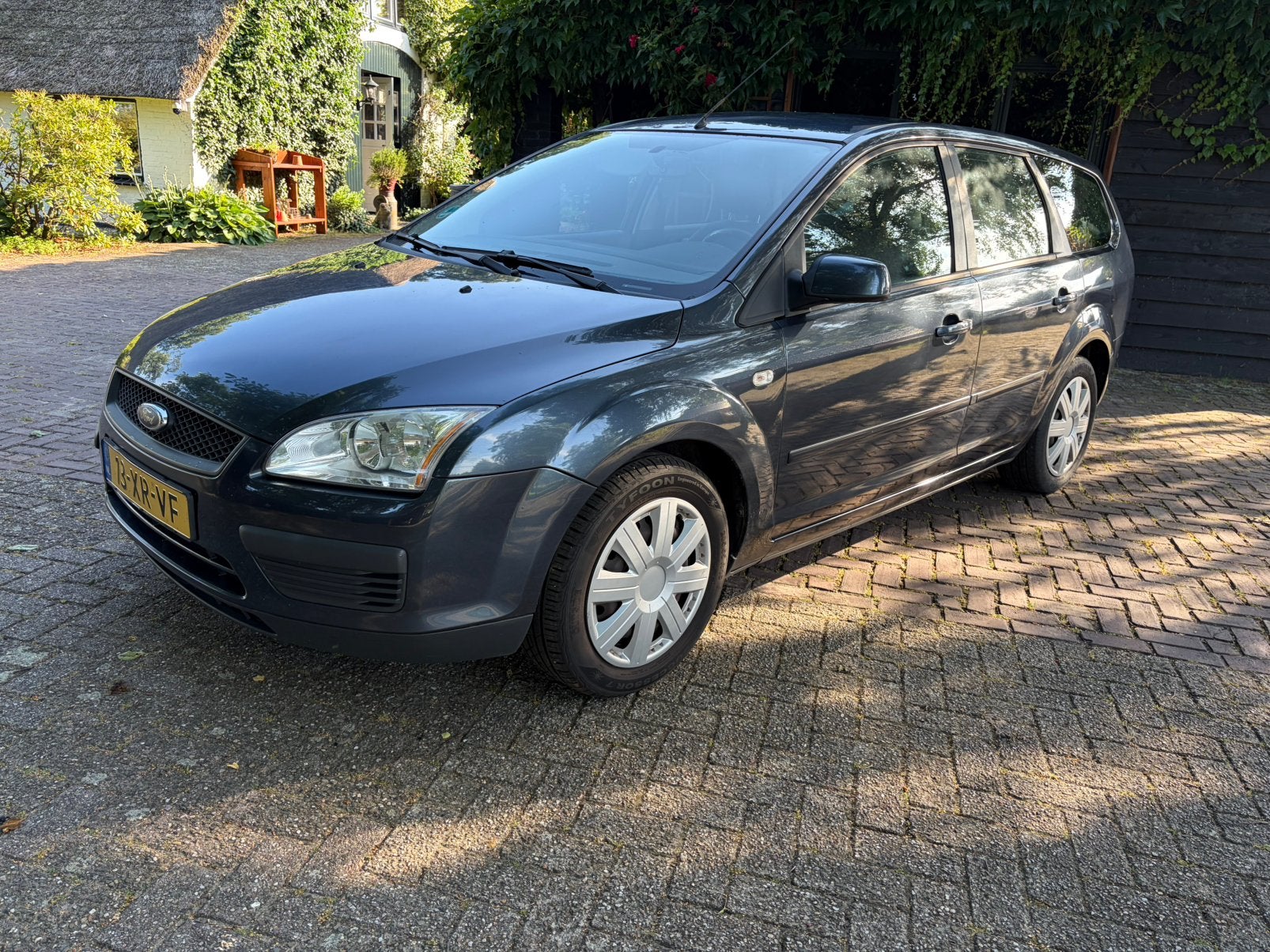 Ford Focus 1.6 trekhaak airco dealer onderhouden nieuwe APK, Auto's, 1596 cc, 4 cilinders, 635 kg, 100 pk