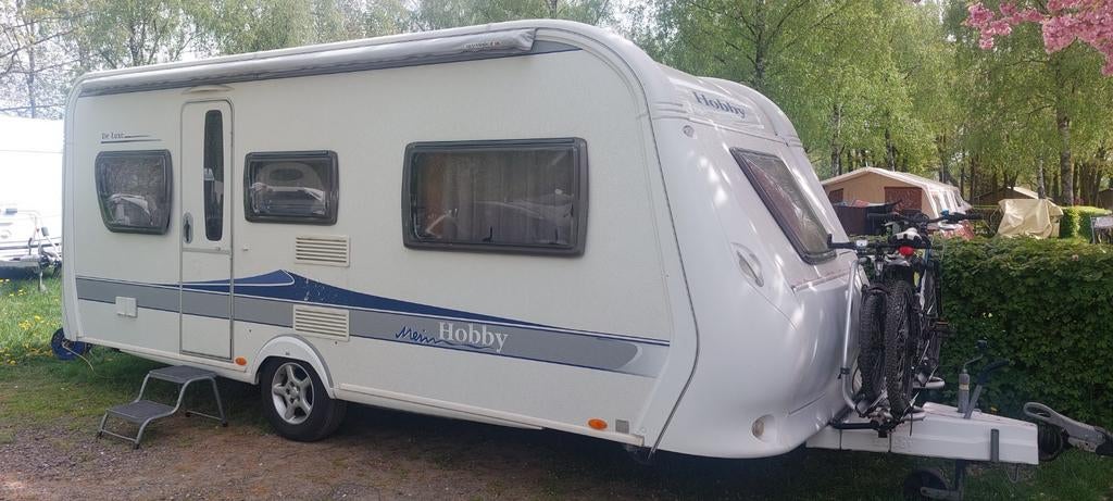 Hobby 495 de Luxe caravan, stapelbed, voortent, zakluifel, Rondzit, Hobby, Kachel, Dwarsbed