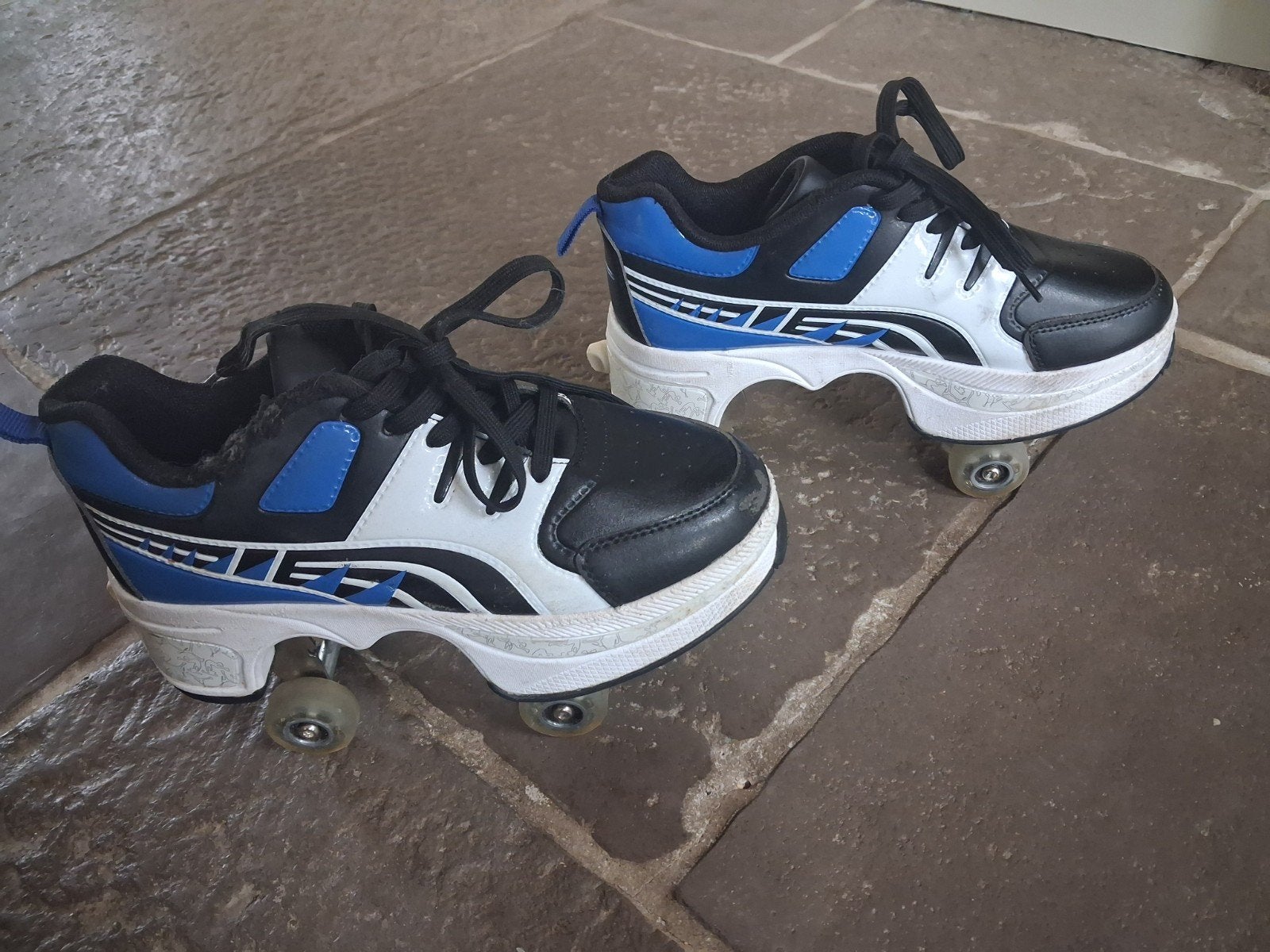 Stoere rolschoenen zwart/blauw - Maat 36, Ophalen of Verzenden, Gebruikt, Kinderen