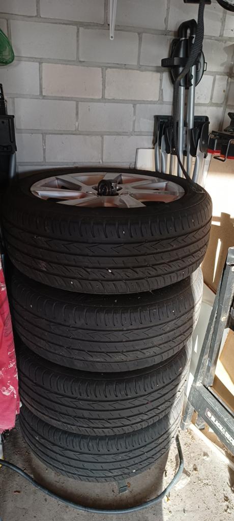 Volvo pendora velgen 215/15R17, Ophalen