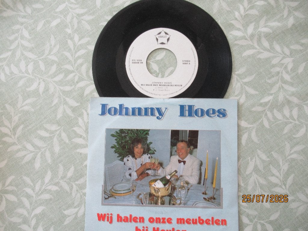 Johnny Hoes   Wij halen onze meubelen bij Heylen, Originele persing, 7 inch, Ophalen of Verzenden, Zo goed als nieuw