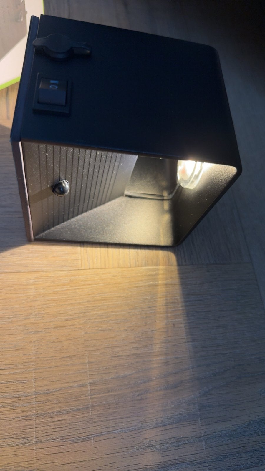 Zwarte Kubus Wandlamp met Schakelaar, Ophalen, Zo goed als nieuw