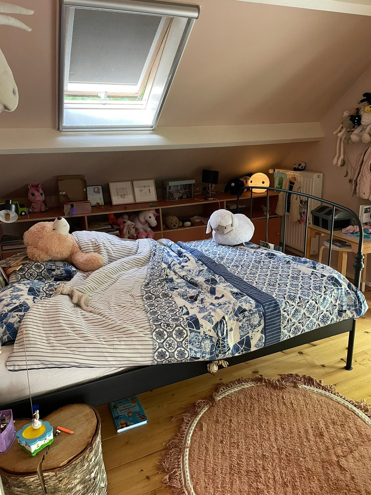 Prachtig bed 140x200, Ophalen, Gebruikt, Zwart, Tweepersoons