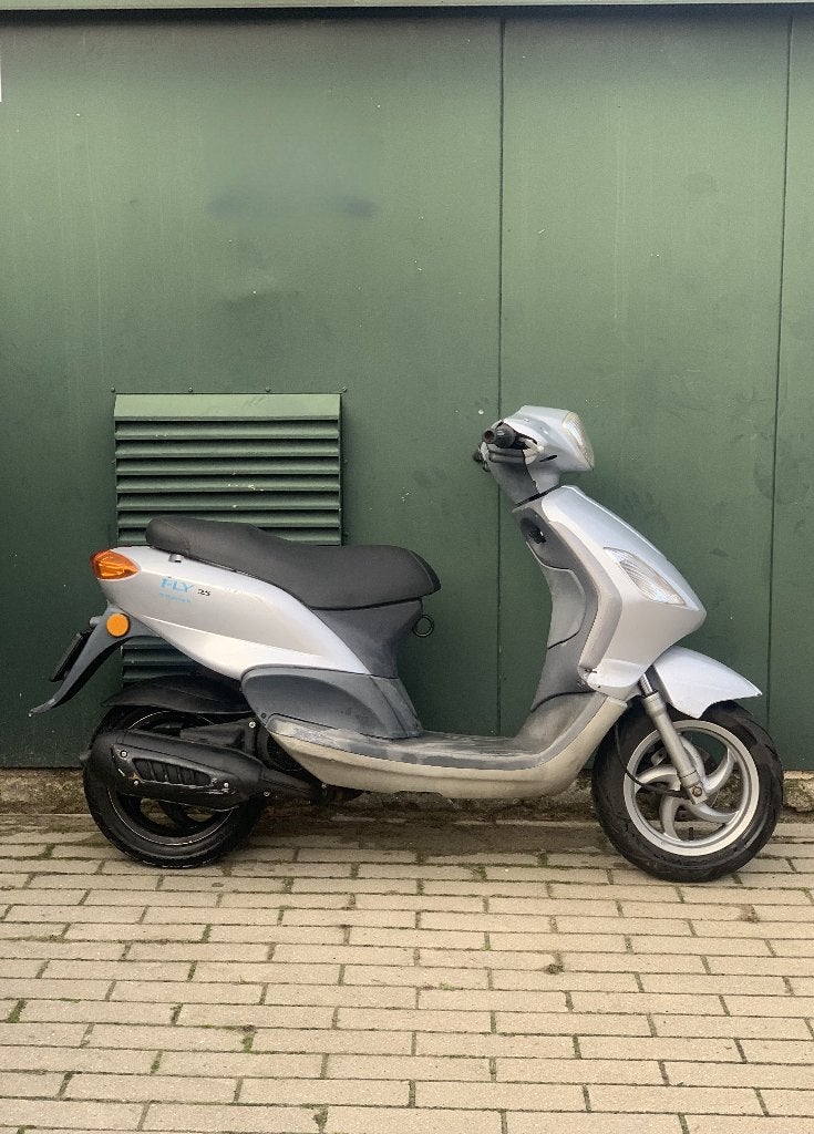 Piaggio Fly 172cc Hexagon Blok, Fietsen en Brommers, Scooters | Piaggio, Zo goed als nieuw, Fly, Tweetakt, Ophalen