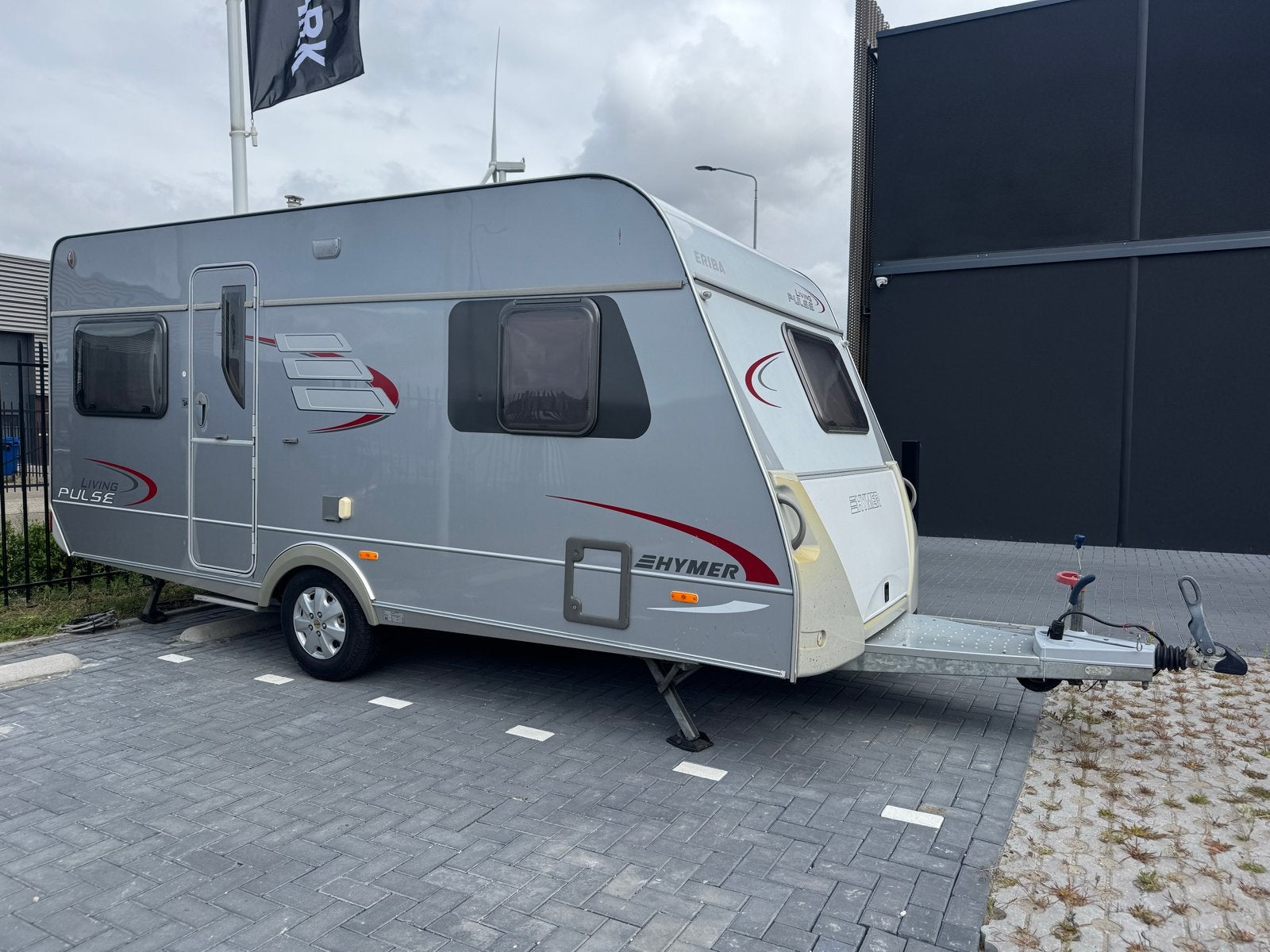 Hymer Eriba 465 met voortent en luifel, Vast bed, Rondzit, Particulier, Hymer
