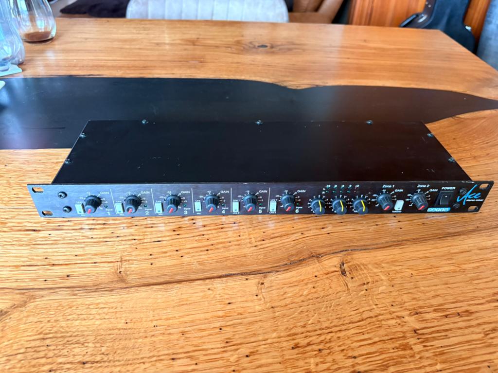 Dateq Ace stereomixer, Ophalen, Zo goed als nieuw, 5 tot 10 kanalen, Microfooningang