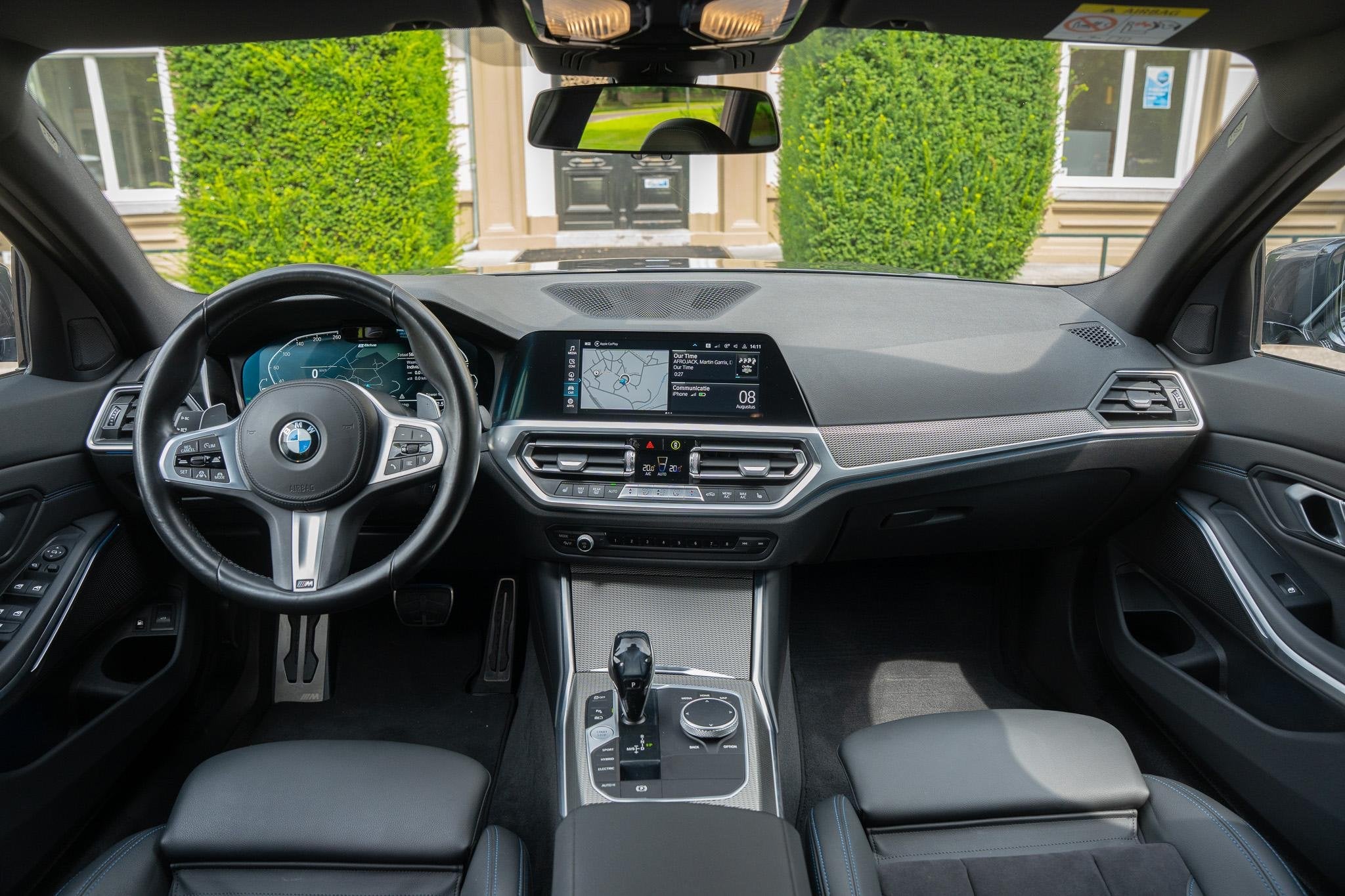 BMW 3-serie Touring 330e xDrive M-Sport TREKHAAK | DRIVING A, Auto's, Gebruikt, Euro 6, 4 cilinders, 1865 kg