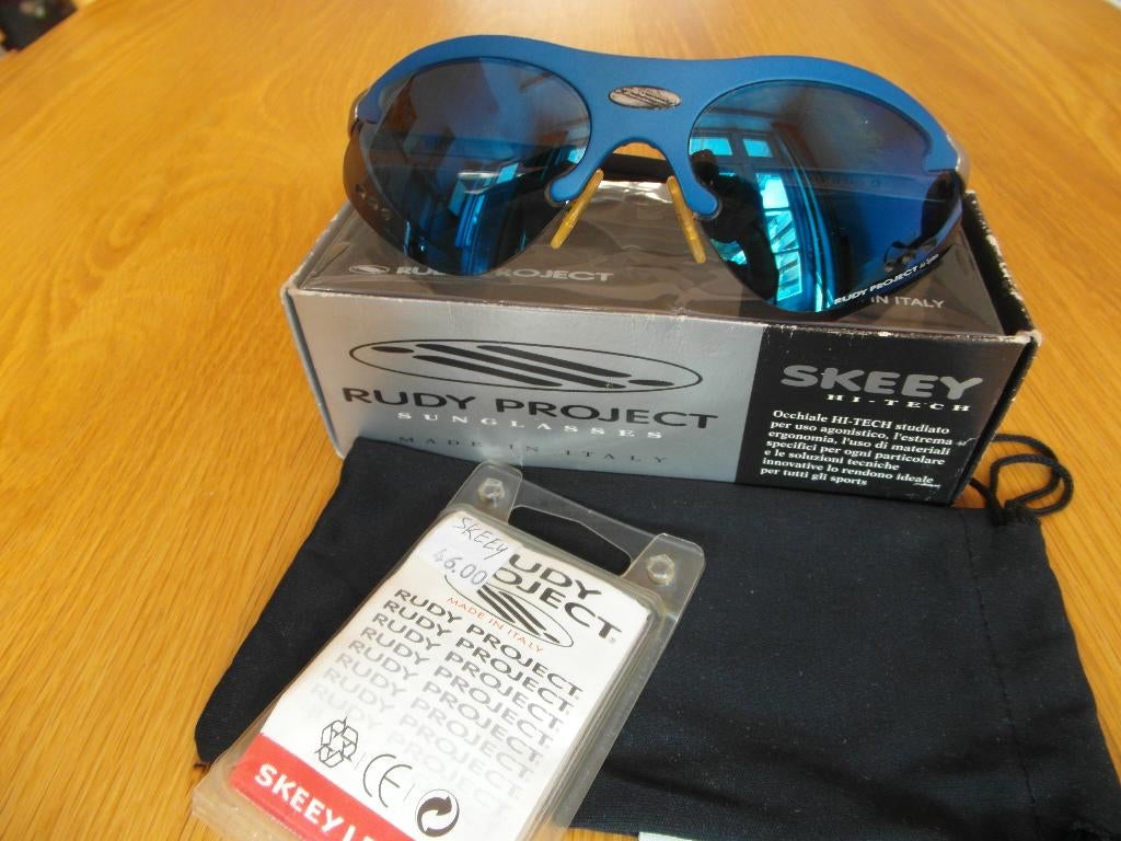 Te koop blauwe metalen fietsbril van Rudy Project Skeey., Ophalen, Gebruikt, Overige typen