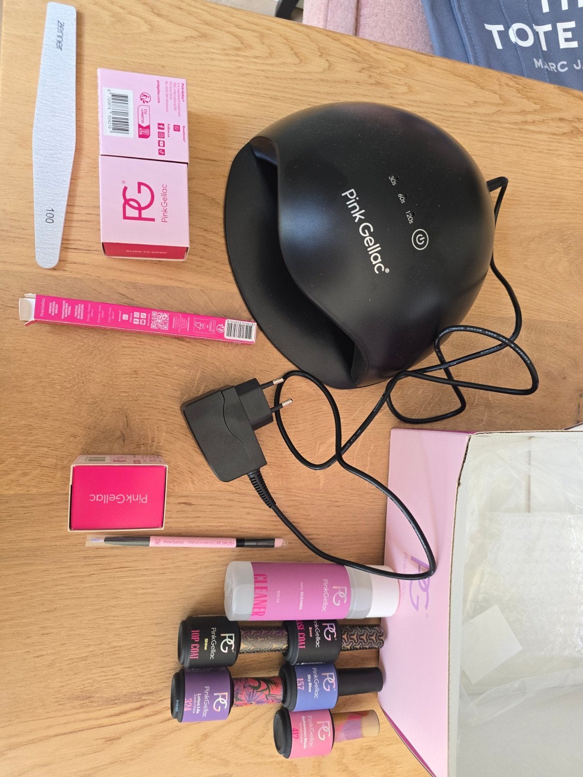 pink gellac lamp en toebehoren, Ophalen of Verzenden, Zo goed als nieuw, Zwart, Handen en Nagels