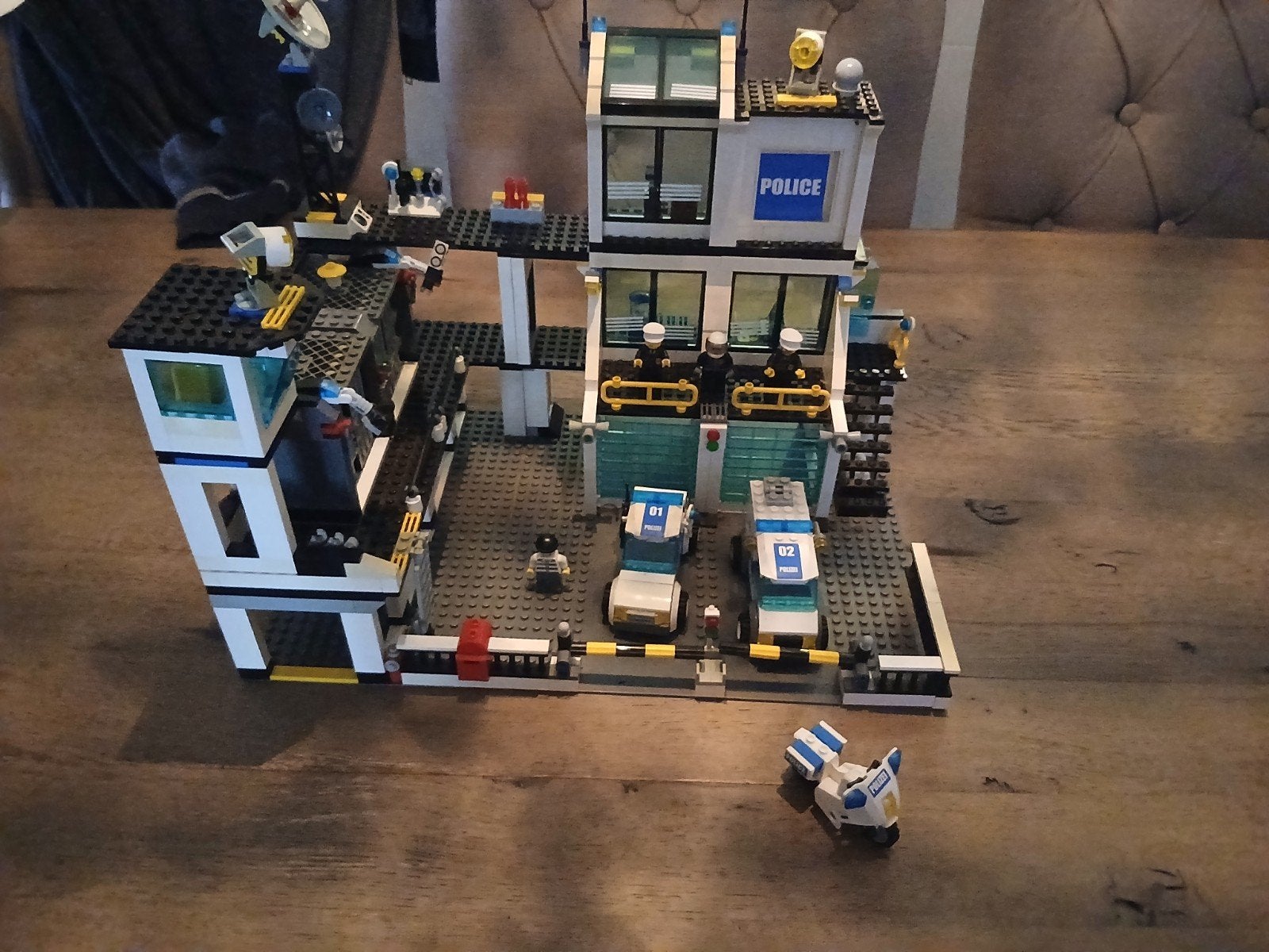 Lego City Politiebureau 7744 - Complete set, Kinderen en Baby's, Speelgoed | Duplo en Lego, Lego, Ophalen of Verzenden, Complete set