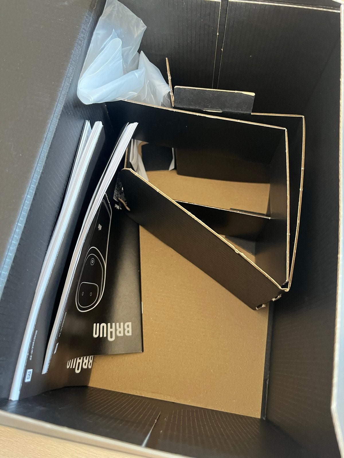 Braun Series 8 Scheerapparaat met Clean & Charge Station, Witgoed en Apparatuur, Persoonlijke-verzorgingsapparatuur, Zo goed als nieuw