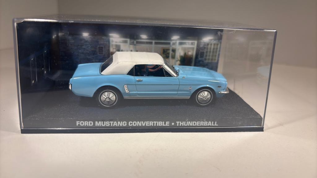 Ford mustang convertible jams bond atlas 1.43