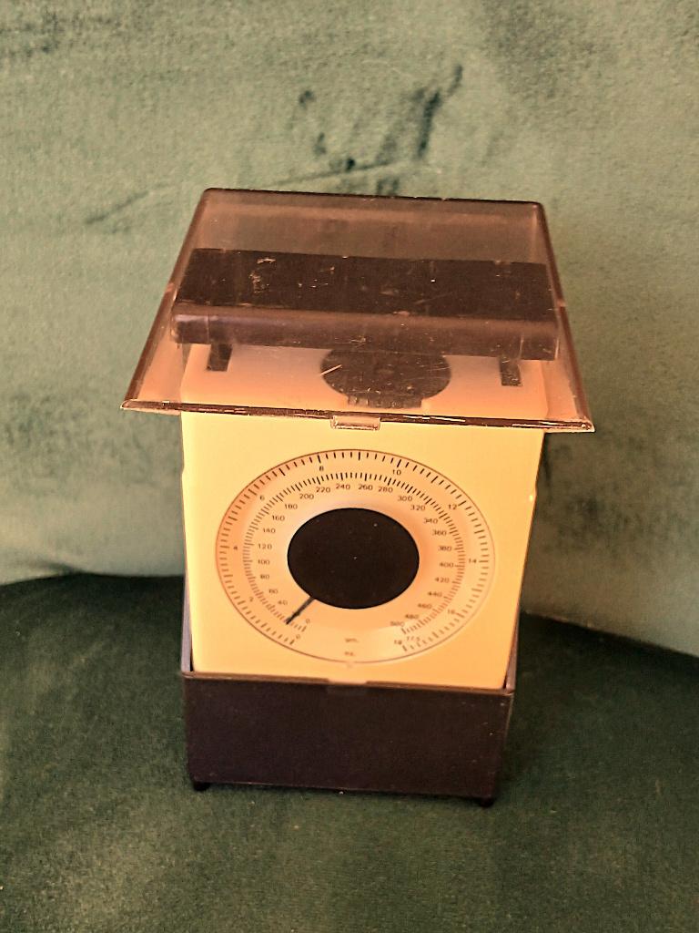 retro weegschaal jaren 60 / 70 bruin beige, Ophalen of Verzenden