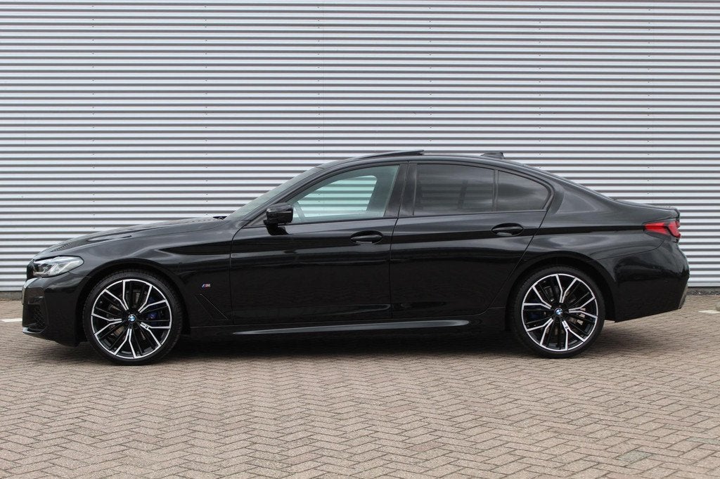 BMW 5-serie 520i M-Sport/Schuifdak/Sfeerverl/20inch/Leder, 1998 cc, Achterwielaandrijving, Gebruikt, Euro 6