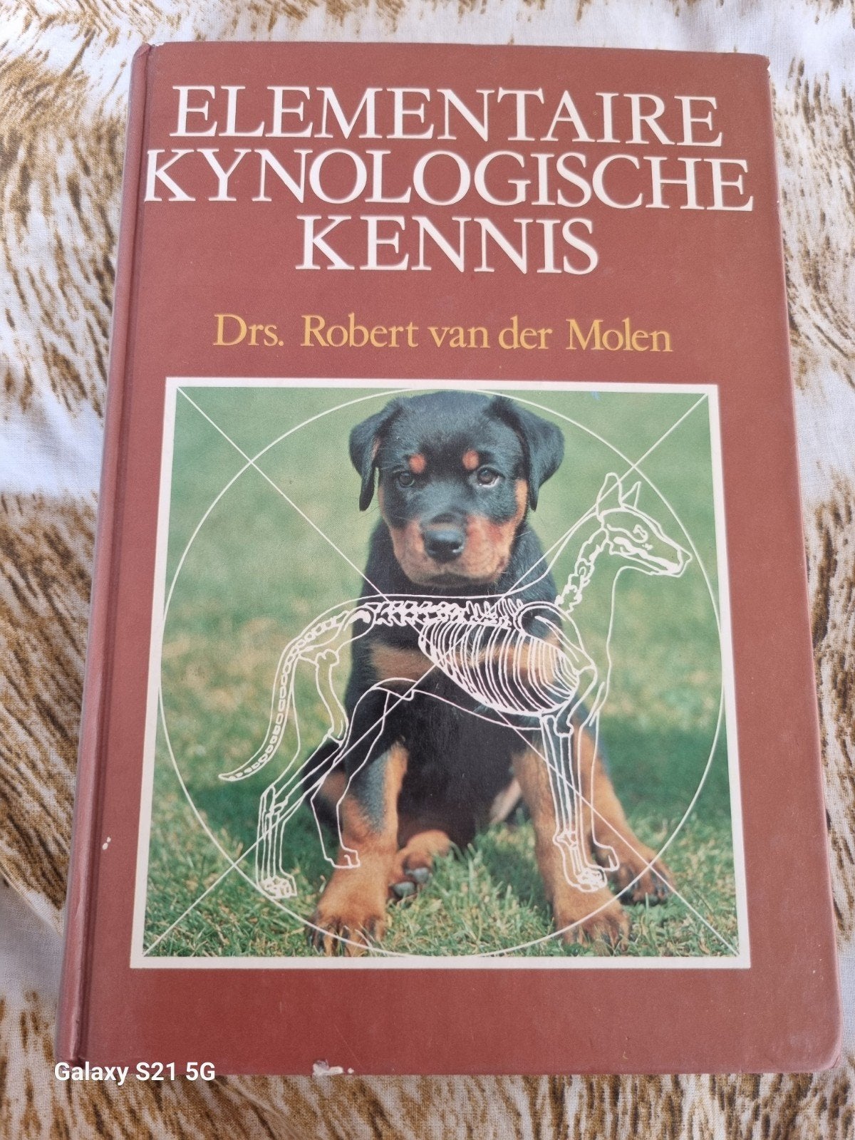 Elementaire Kynologische Kennis - Drs. Robert van der Molen, Ophalen of Verzenden, Gelezen, Honden, Drs. Robert van der Molen