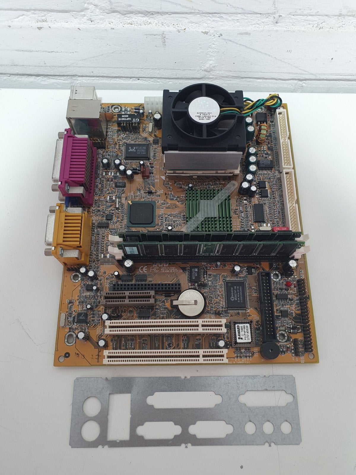 Socket 370 Moederbord + Intel Celeron 1GHz + 384MB RAM Retro, Computers en Software, Moederborden, Socket 370, Overige soorten