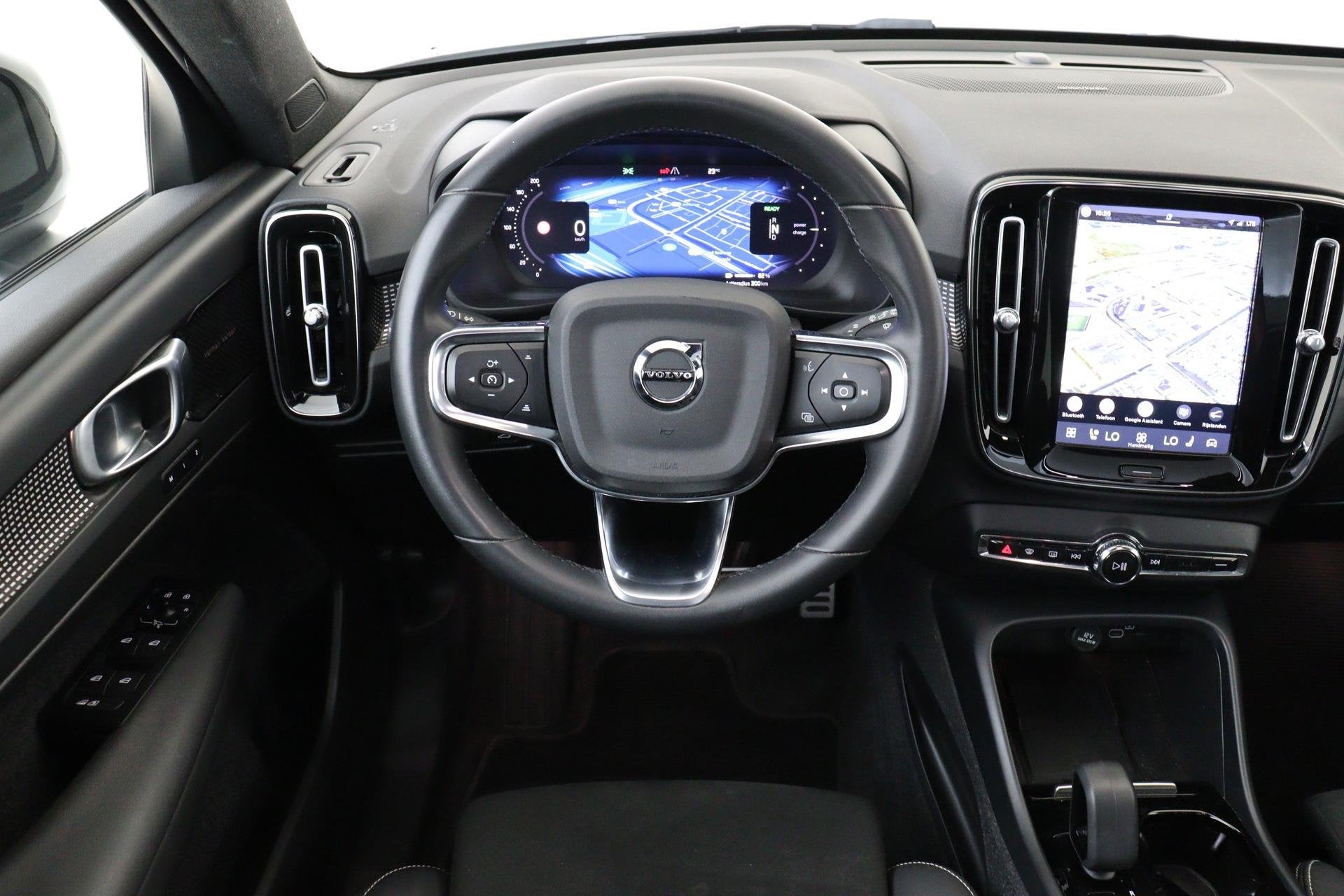 Volvo XC40 RECHARGE PRO *FULL OPTIONS!* -PANO.DAK|HARMAN/KAR, Auto's, 12 maanden, 232 pk, Gebruikt, Wit
