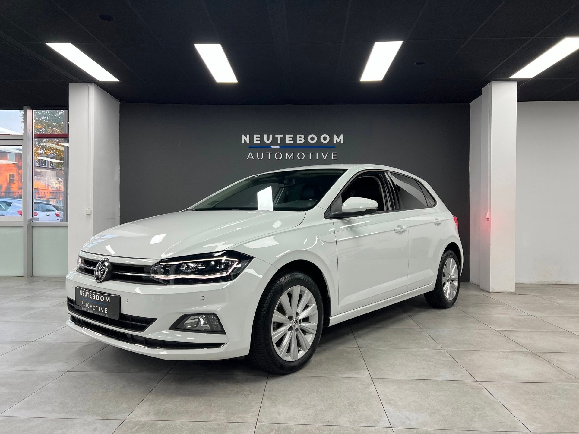 Volkswagen Polo 1.0 TSI Highline | Carplay|Cam |Leer|Virtual, Voorwielaandrijving, 1063 kg, Gebruikt, Zwart