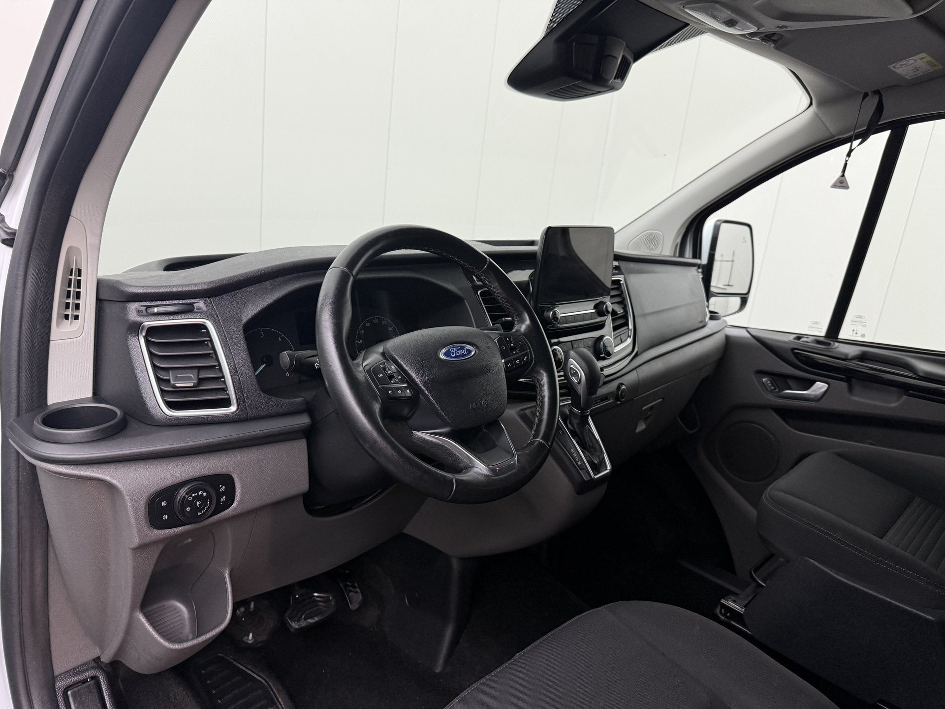 Ford Transit Custom 2.0TDCi 130PK Automaat Limited Dubbele C, Dealer onderhouden, Stof, 4 cilinders, Wit