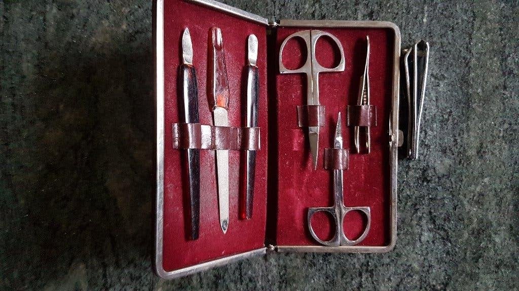Reis manicureset in verpakking en nagelknipper, Ophalen of Verzenden, Zo goed als nieuw, Overige typen