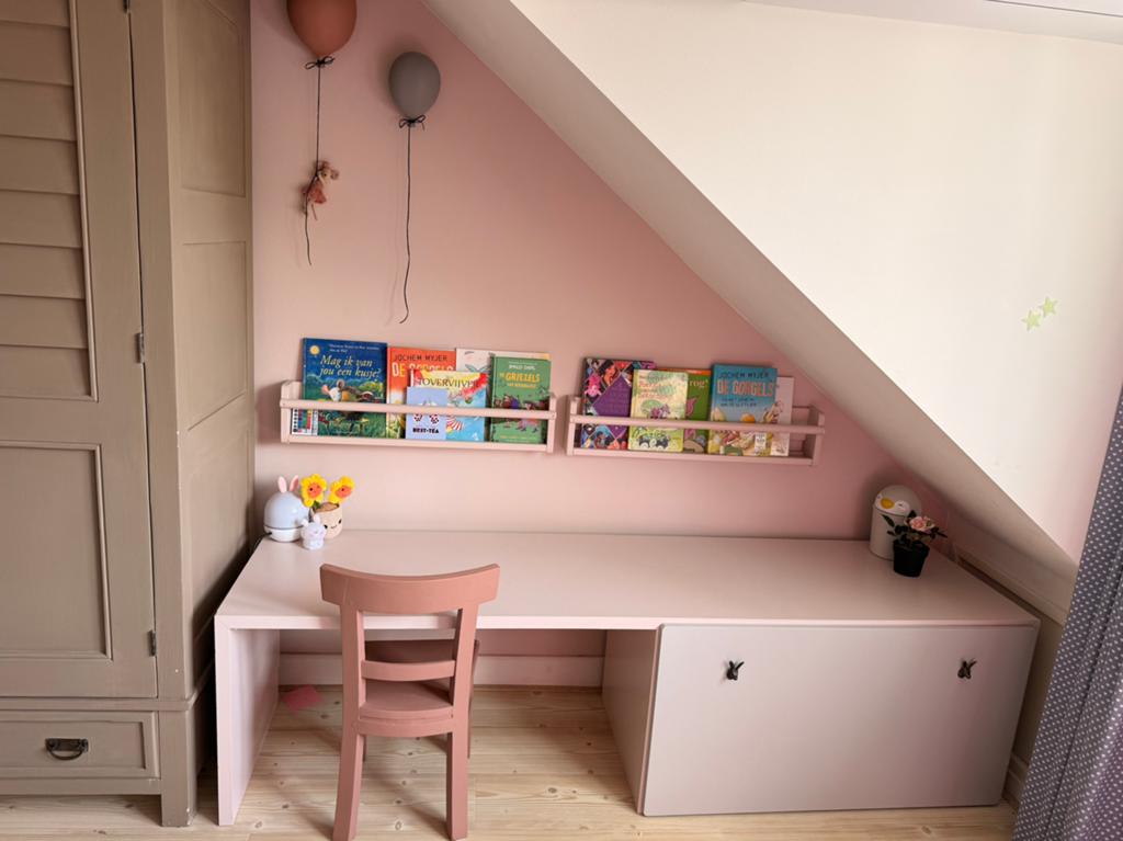 Kinder/kleuter/peuter bureau met grote opbergkist, Ophalen, Zo goed als nieuw, Tafel