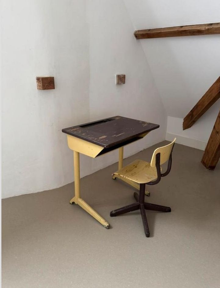 Vintage schooltafel, Huis en Inrichting, Bureaus, Ophalen, Zo goed als nieuw