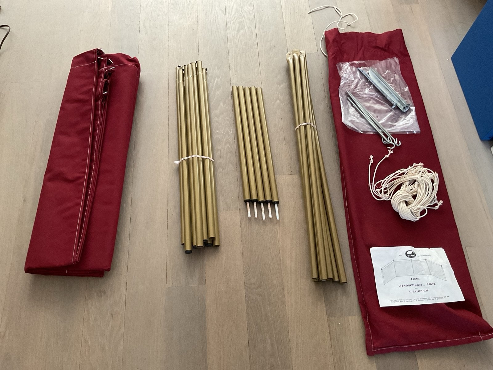 ESVO Luxe Windscherm Donkerrood - nooit gebruikt., Ophalen of Verzenden, Zo goed als nieuw