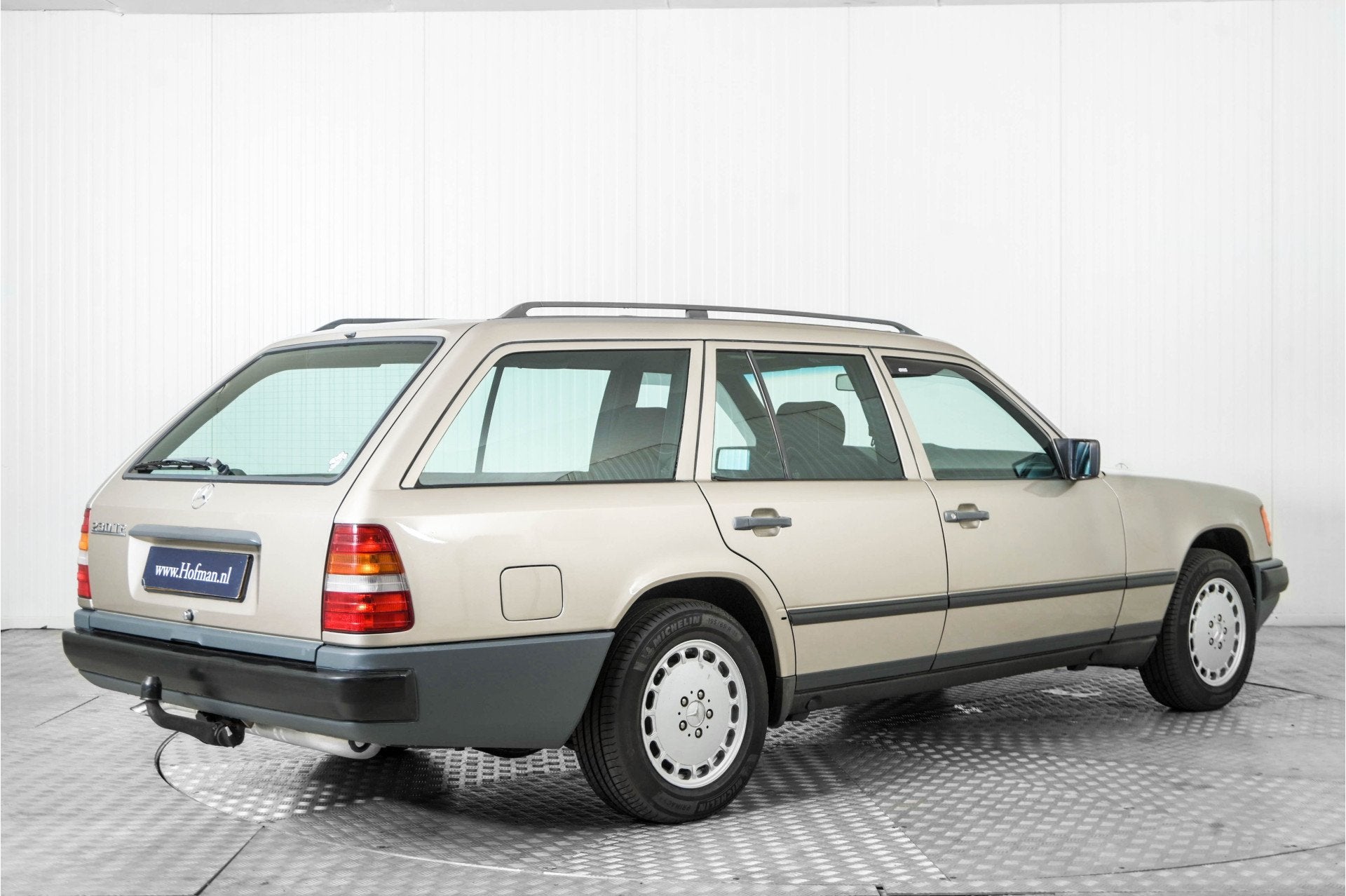 Mercedes-Benz 200-serie 230 TE (bj 1986), Auto's, Automaat, 707 kg, 4 cilinders, Bruin