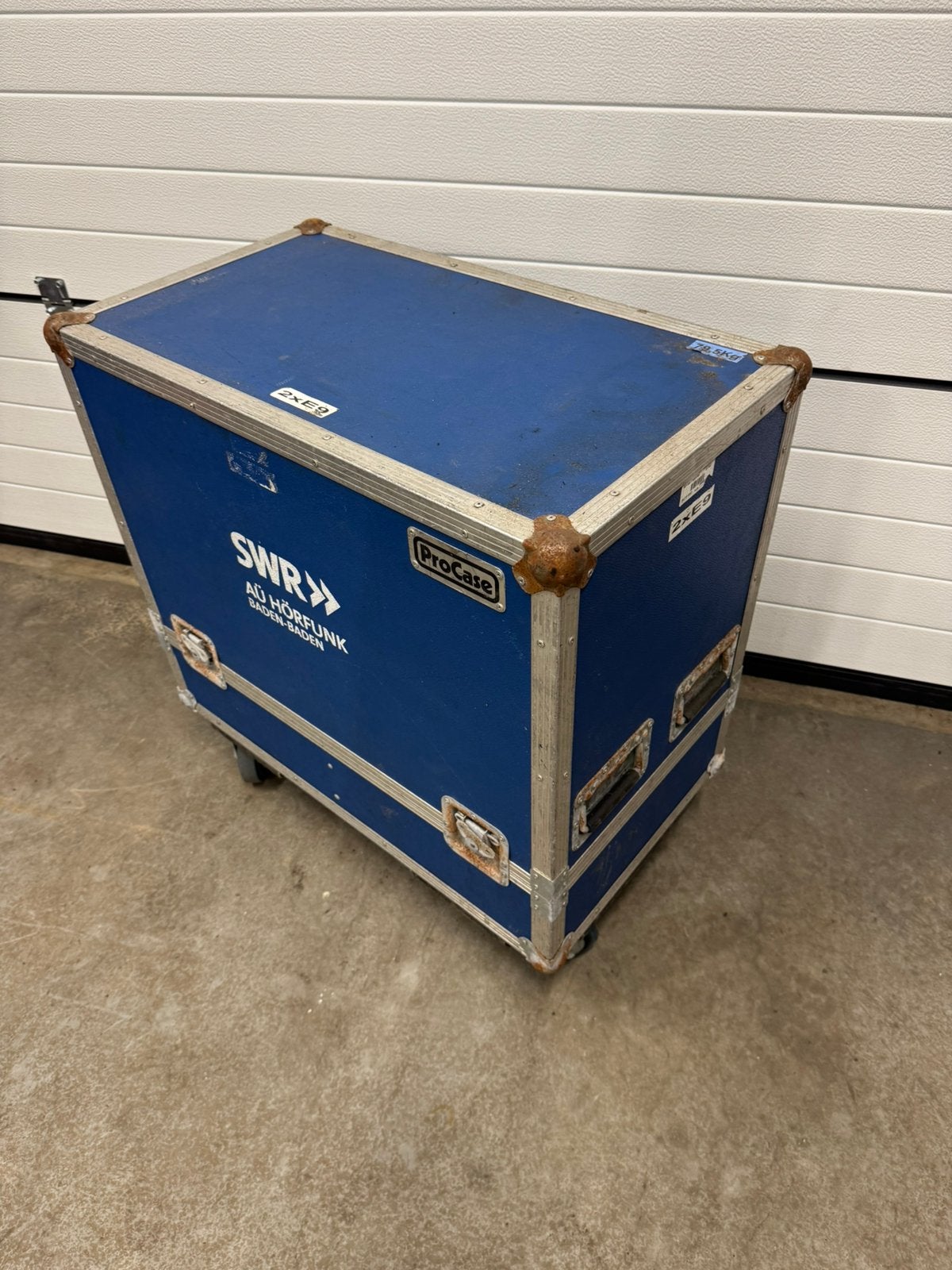 Flightcase voor D&B Audiotechniek C6 of E9, Ophalen, Zo goed als nieuw, Overige instrumenten, Flightcase