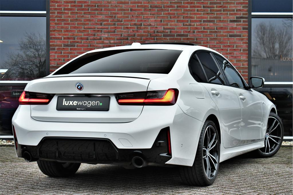 BMW 3 Serie 330D M-Sport Pro Pano H/K HUD El-zetels Parelmoe, Auto's, BMW, 12 maanden, Achterwielaandrijving, 2993 cc, Lichtsensor