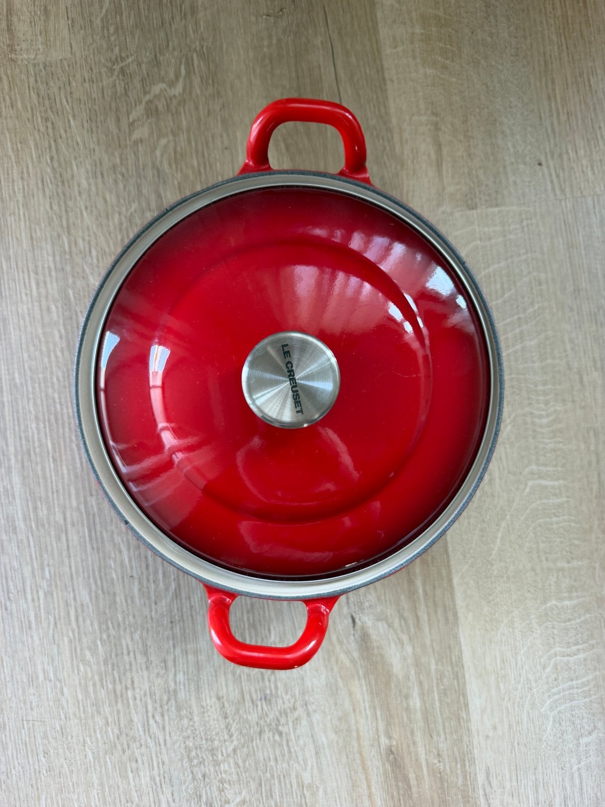 Le Creuset braadpan rood - Zo goed als nieuw, Met deksel, Le Creuset, Ophalen of Verzenden, Zo goed als nieuw