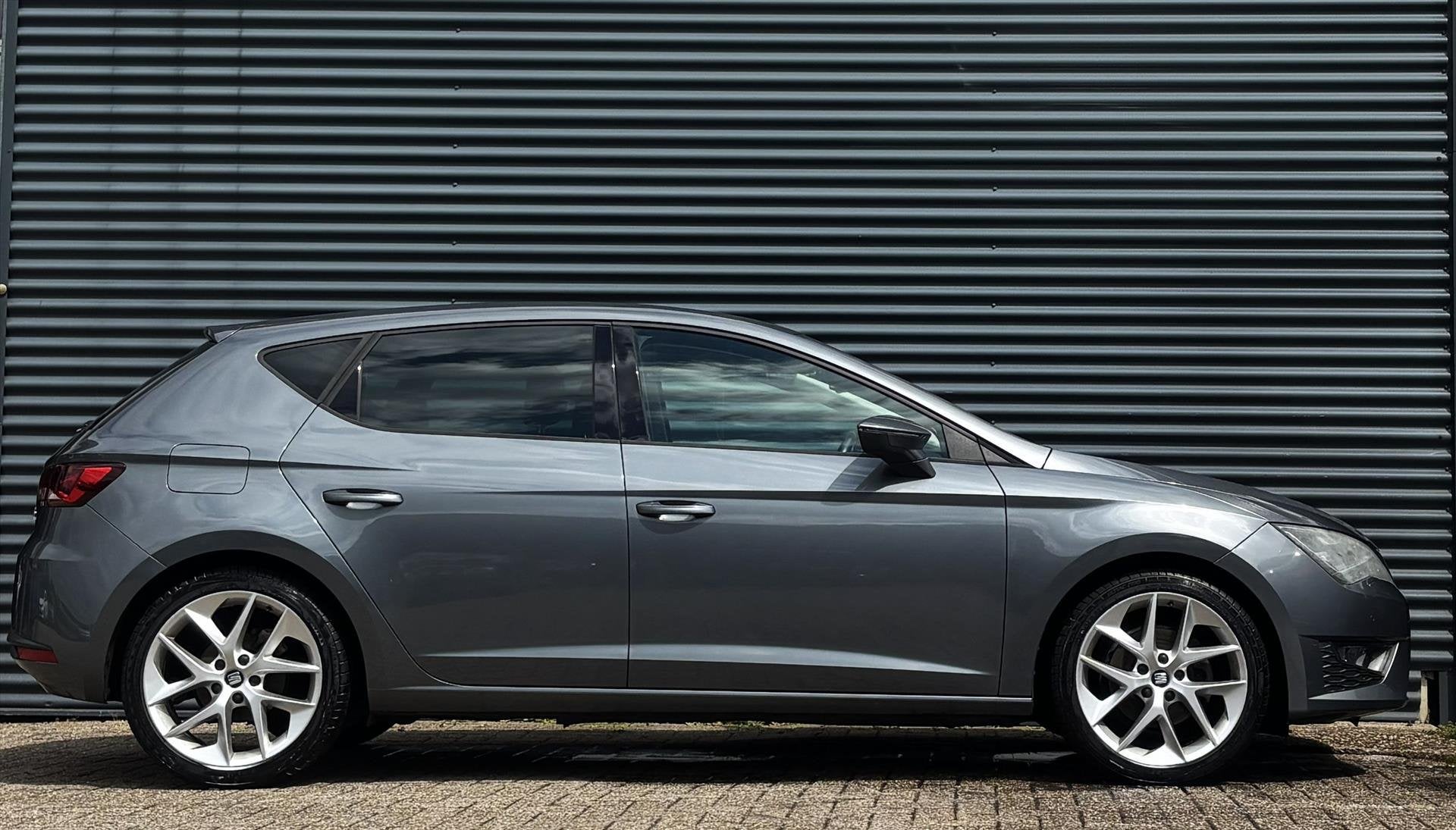 Seat Leon 1.4 TSI 140PK FR, Gebruikt, Zwart, 4 cilinders, Leon