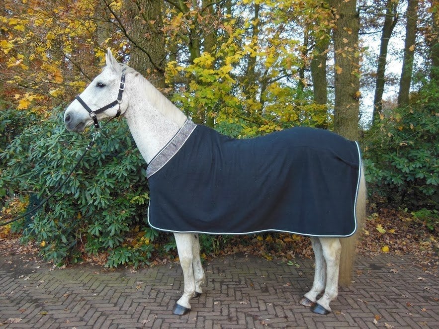 Fleecedeken met diamanten kraag zwartHorka 145/195 en 95/145, Full (L), Overige merken, Zweetdeken, Nieuw