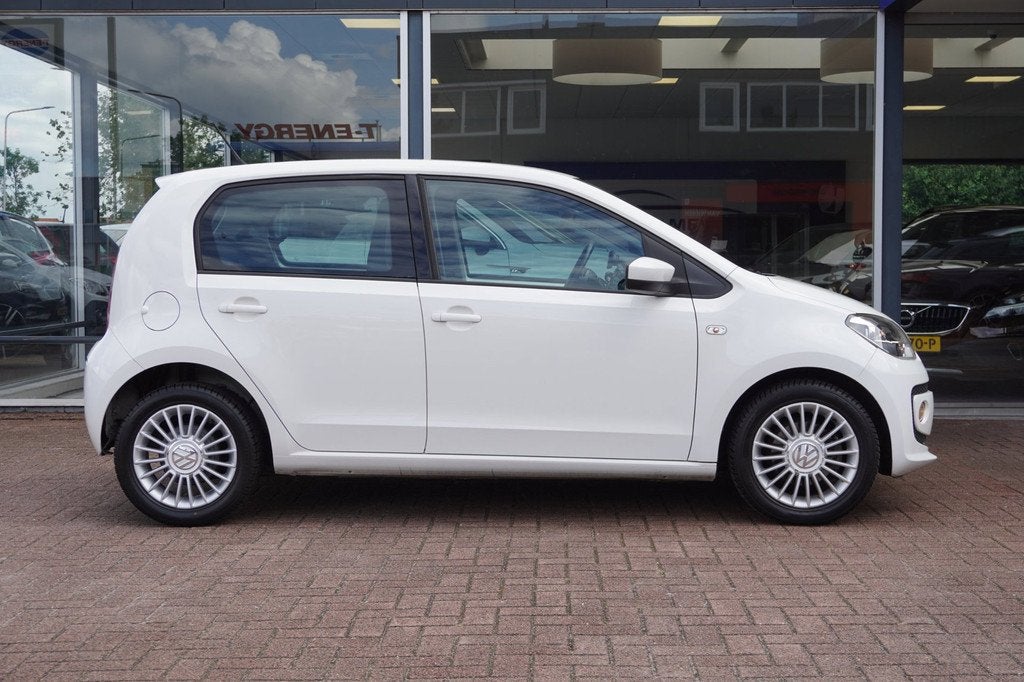 Volkswagen Up! 1.0 high up! BlueMotion 5deurs | Airco | Navi, Auto's, Volkswagen, Voorwielaandrijving, Euro 5, Gebruikt, Up!