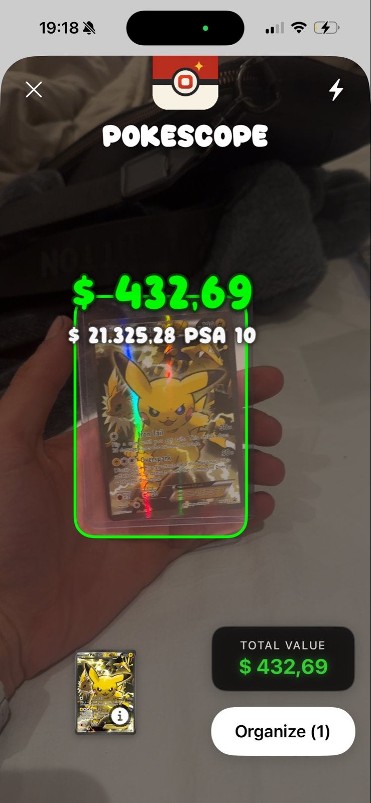 Pikachu Pokémon kaart in goede staat, Ophalen of Verzenden, Zo goed als nieuw, Losse kaart, Foil