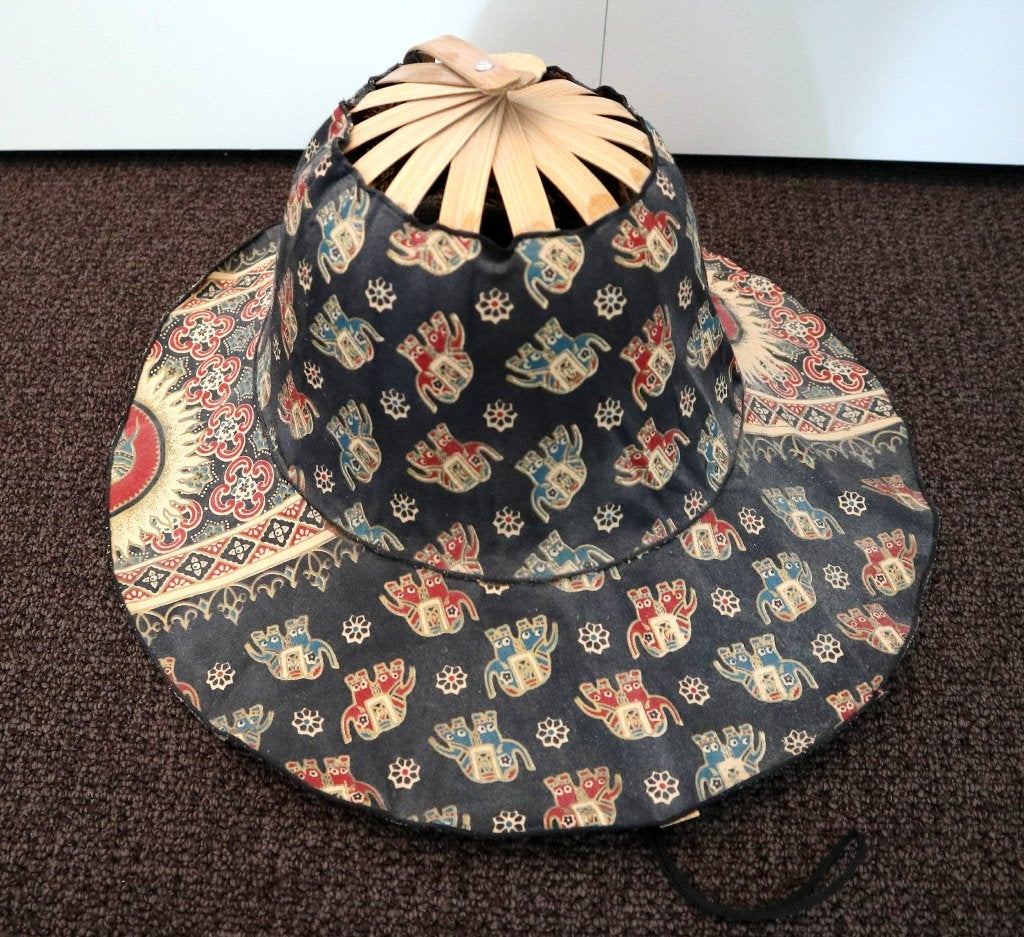Kleurrijke vouwbare hoed uit Thailand, Ophalen of Verzenden, Zo goed als nieuw, One size fits all