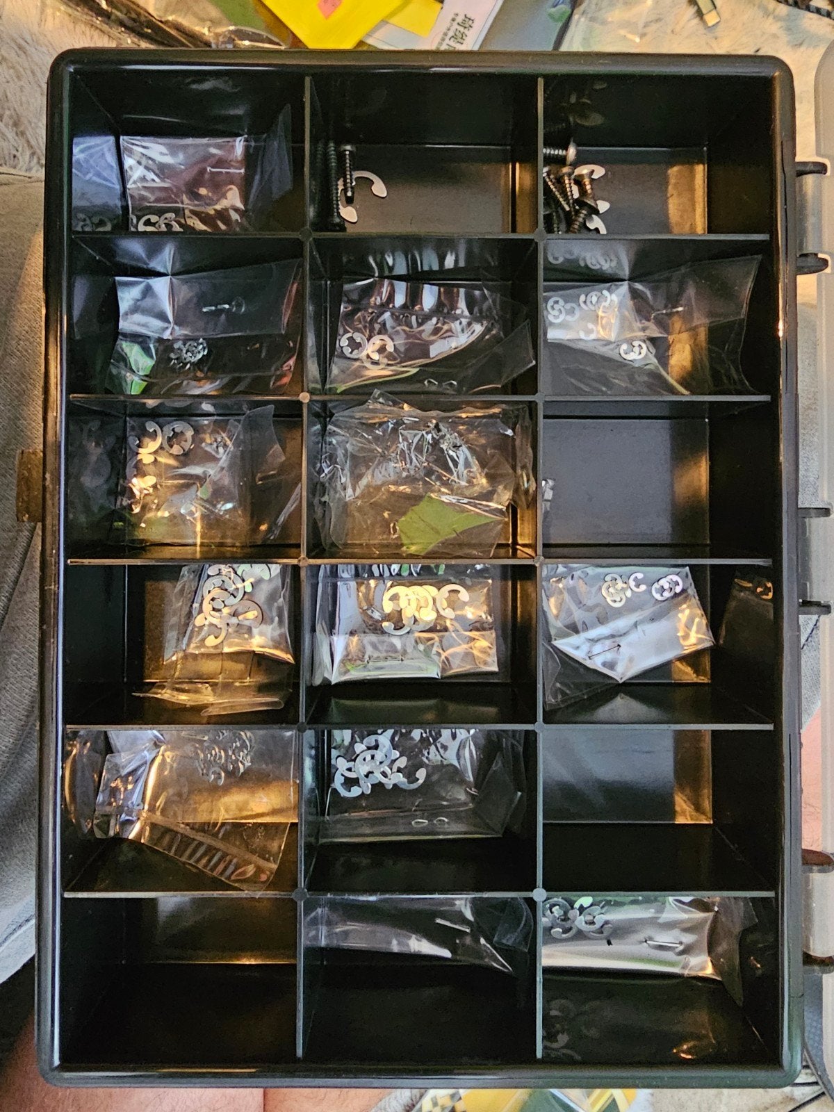 Assortiment borg clipjes voor RC in opbergbak met vakjes, Ophalen of Verzenden, Nieuw, Onderdeel