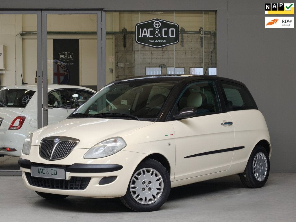 Lancia Ypsilon 1.4-16V Argento Airco 2e eigenaar NL-NAP, Auto's, Lancia, Voorwielaandrijving, 400 kg, Wit, Origineel Nederlands