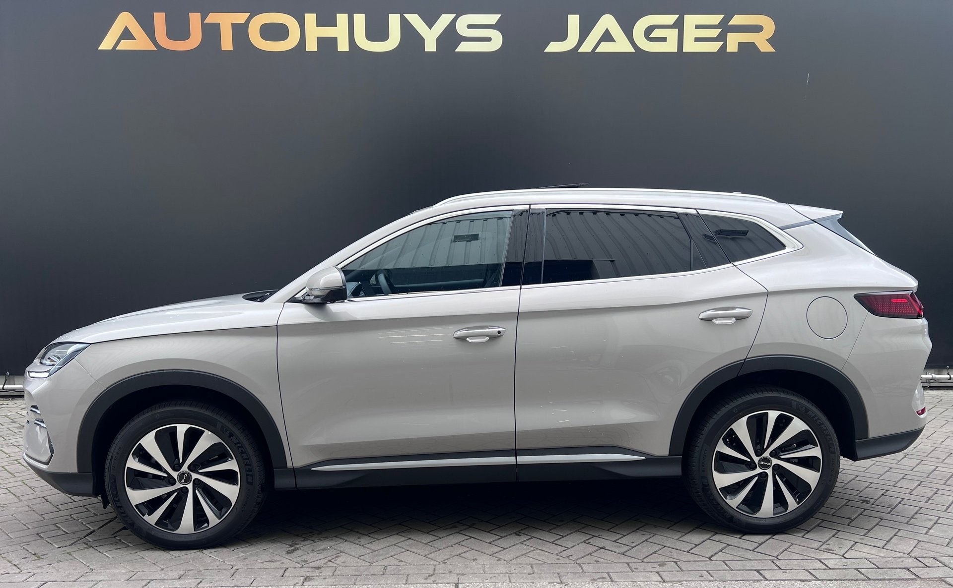 BYD SEAL U 1.5 T DM-i AWD Design - Longe Range Pano HUD Vent, Auto's, Automaat, Dealer onderhouden, 1498 cc, Beige